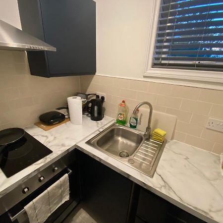 Small Single Room Walking Distance To Hove Station Exterior photo